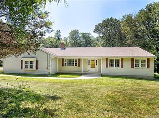 142 Ford Rd, Woodbridge, CT 06525