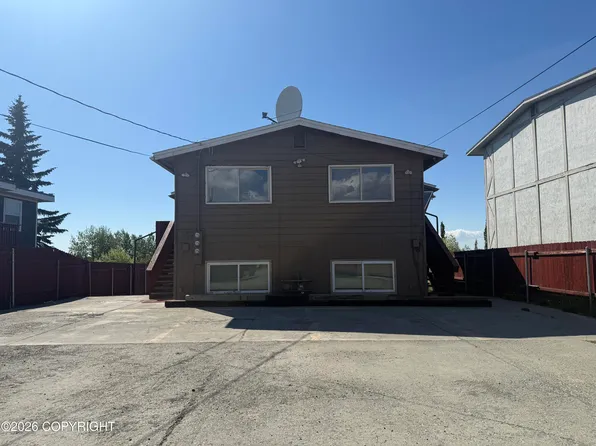 519 Bragaw St, Anchorage, AK 99508