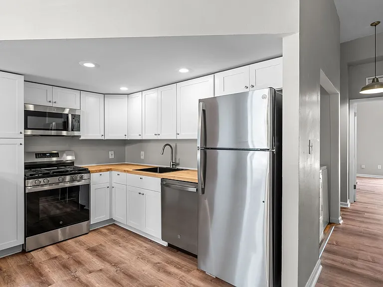 2403 Menard St #1 — Photo 1