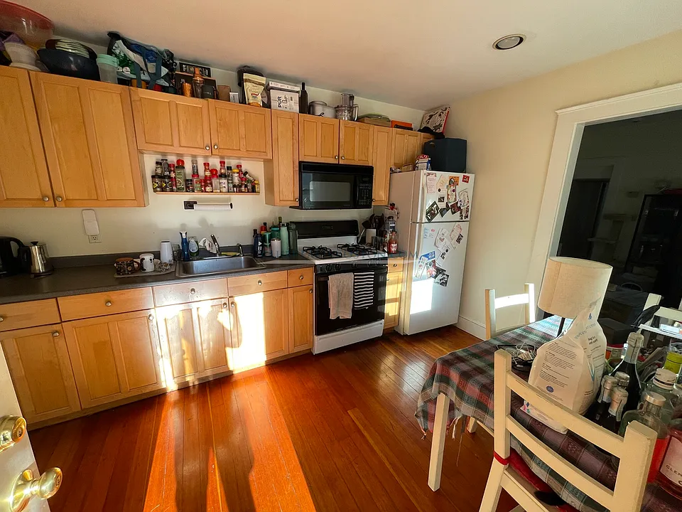 19 Winthrop St #1