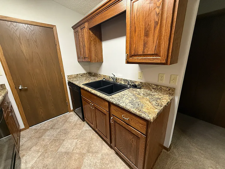 3600 A & B Radcliffe Ter #A — Photo 6