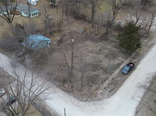 323 W Phipps, New London, MO 63459