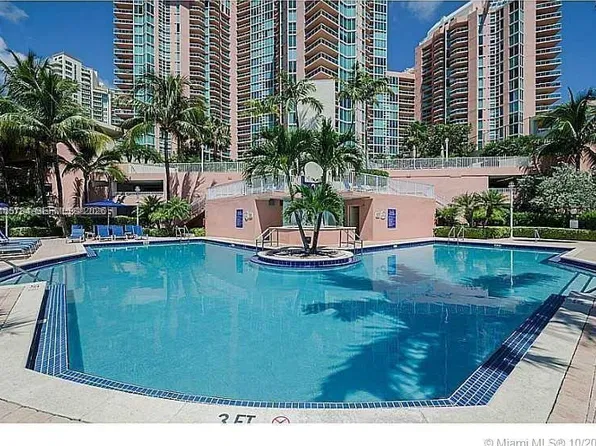 3370 Hidden Bay Dr, Aventura, FL
