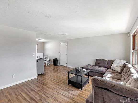 2nd image of 6219 Larcomb Dr