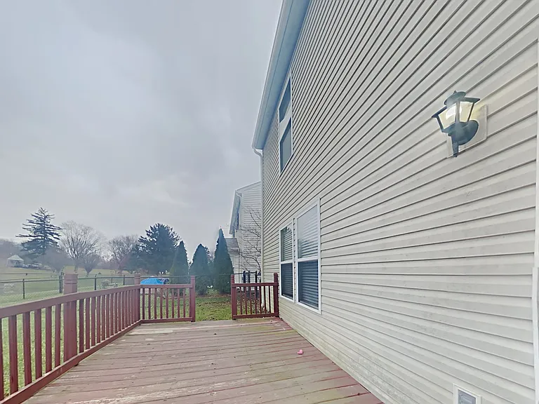 6886 Merritt Ridge Way — Photo 17