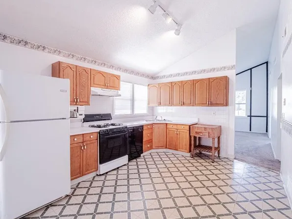2355 Buttonwood Ct, Florissant, MO 63031