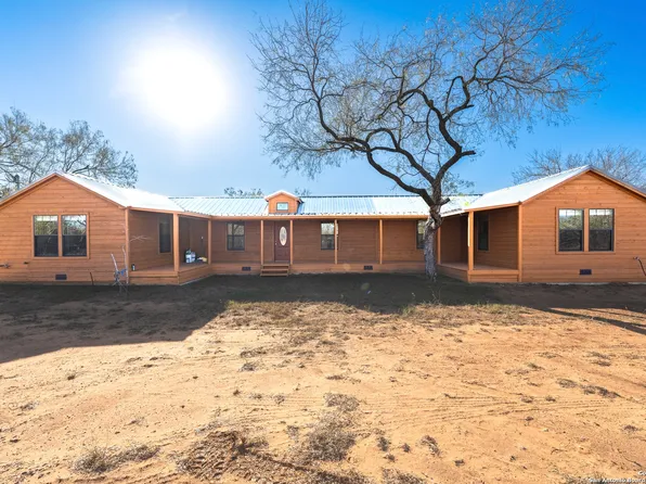 4905 County Rd 307, Jourdanton, TX 78026