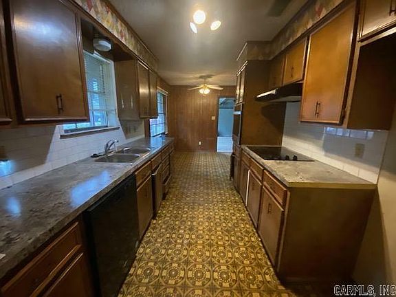 2nd image of 1409 Sherwood Dr