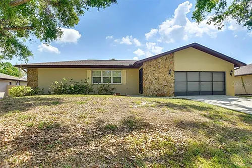 1342 Eagle St Photo 1