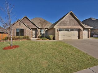 12600 Stonecrest Ln, Oklahoma City, OK 73142