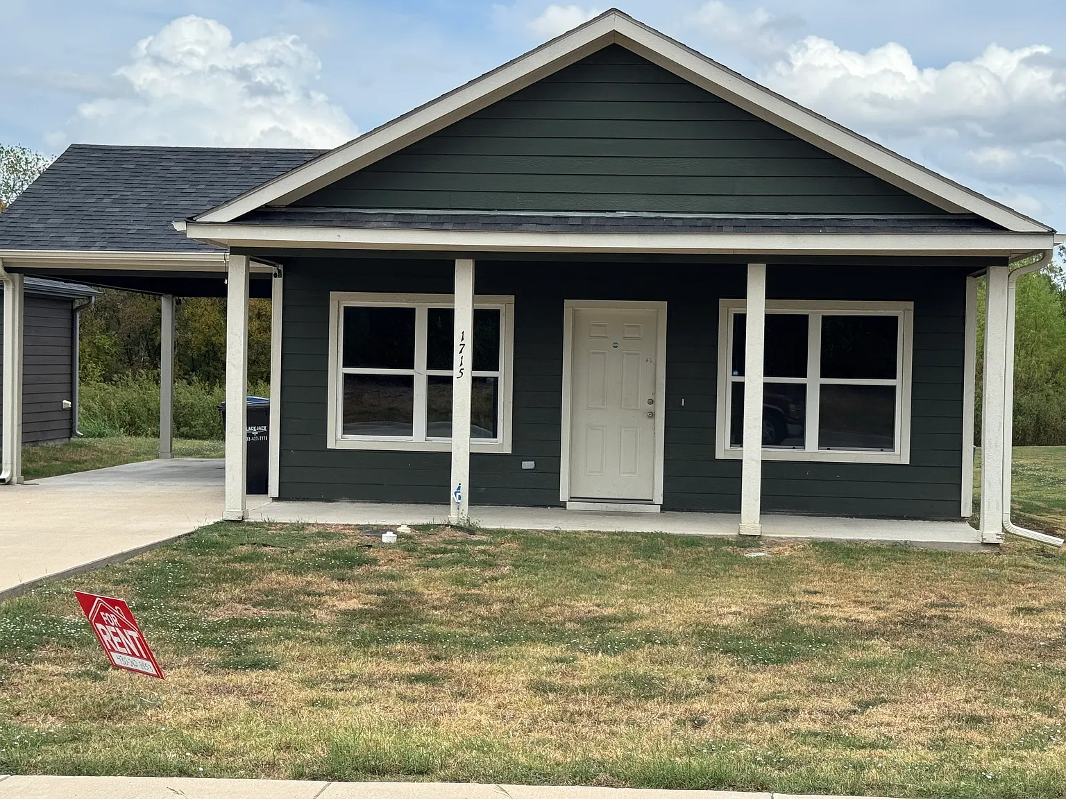 3 bed, 1130 sqft, $1,475 — Photo 1