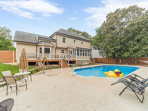 3rd image of 1532 Berkshire Farm Dr