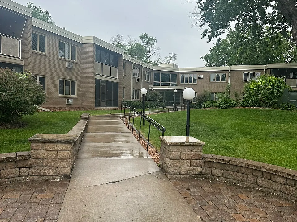 4380 Brookside Ct