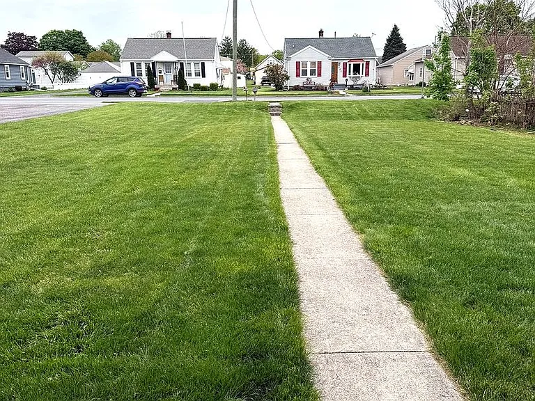217 W Maple St — Photo 12