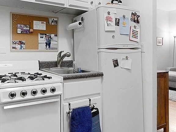 4th image of 512 E 79th St APT 3G