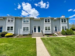 61 Village Dr, Hamburg, NJ 07419