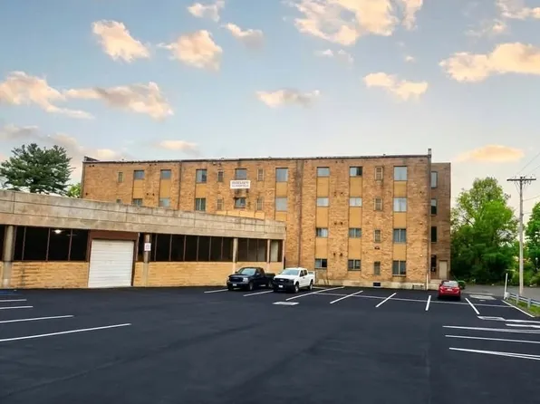 27-43 Framingham Dr, Waterbury, CT 06705
