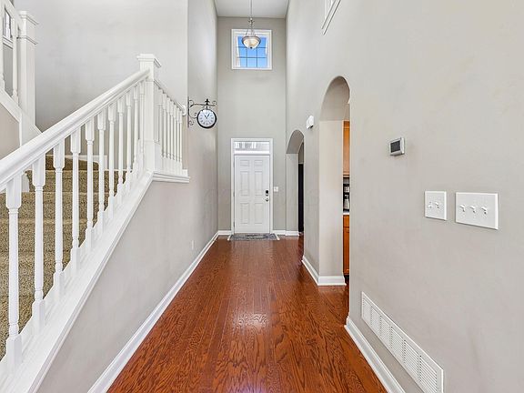 3rd image of 930 Kentucky Cir