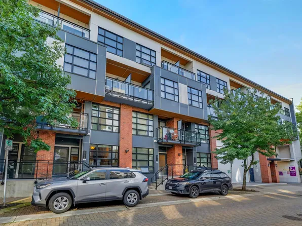 2715 Spring St #103, Pt Moody, BC V3H 1Z8