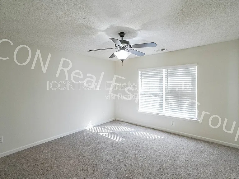 467 Colonial Walk — Photo 22
