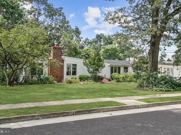 323 Palmer St, Riverside, NJ 08075