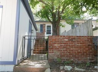 992 Silversprings Ln, Ballwin, MO 63021