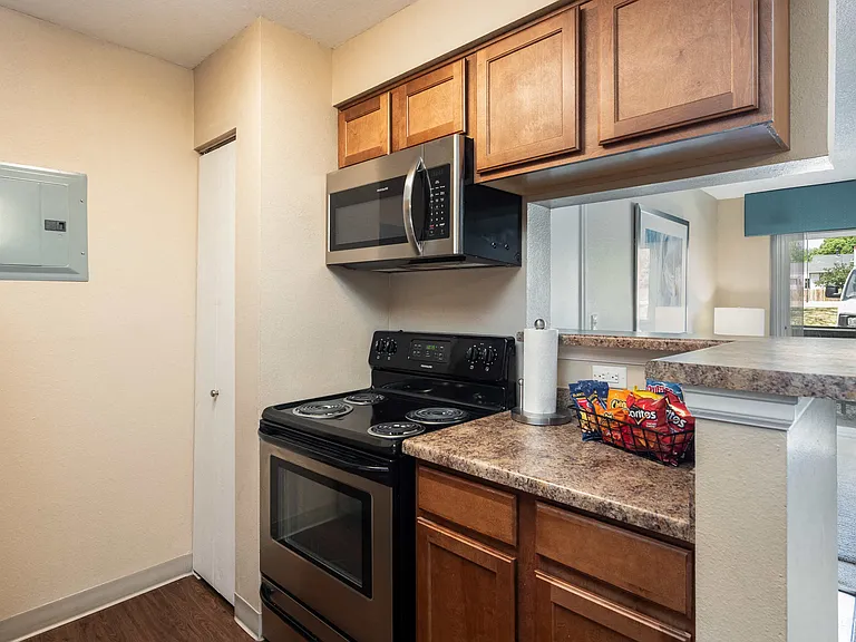 Oak Ridge Apartments — Photo 16