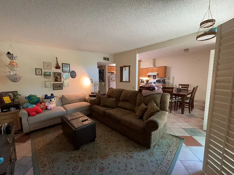 606 Isla Pl — Photo 4