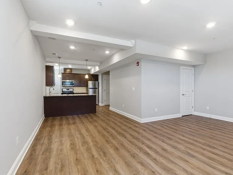 18 N Union Ave #5 — Photo 10