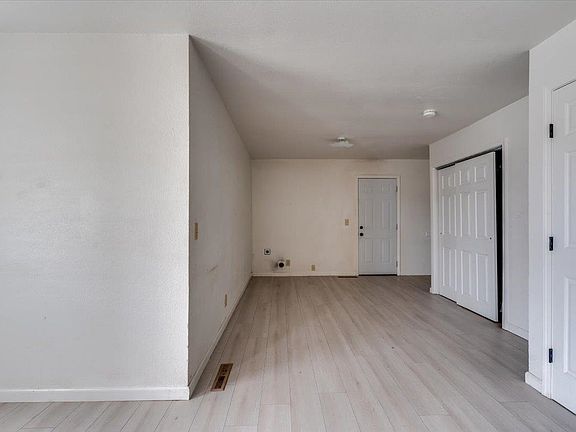 4th image of 1608 E Catalina St
