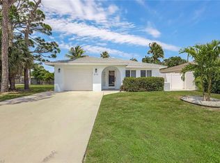 579 103rd Ave N, Naples, FL 34108