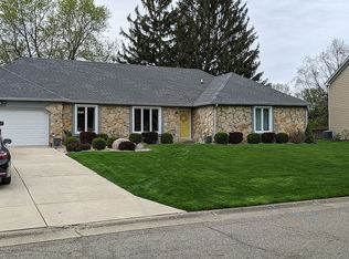 8334 Castlebrook Dr, Indianapolis, IN