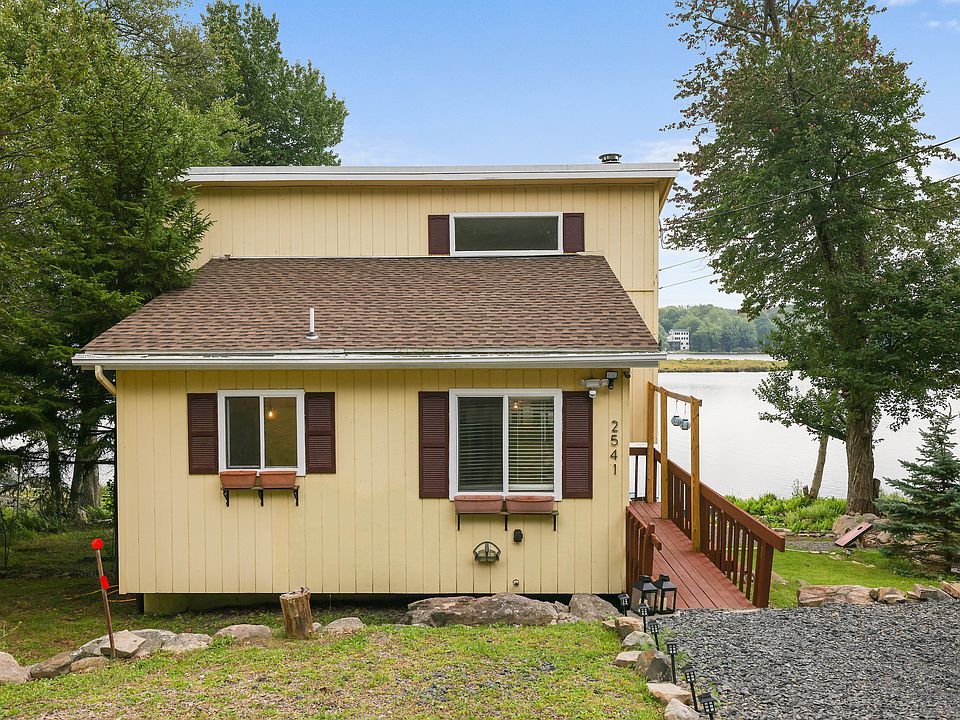 1st image of 2541 Waterfront Dr