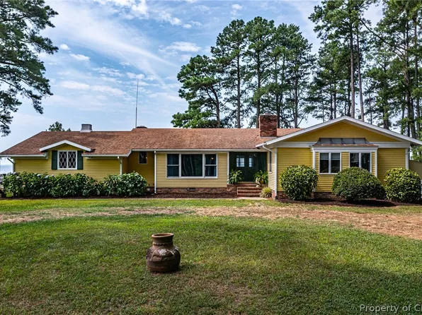 449 Brightwaters Dr, White Stone, VA 22578