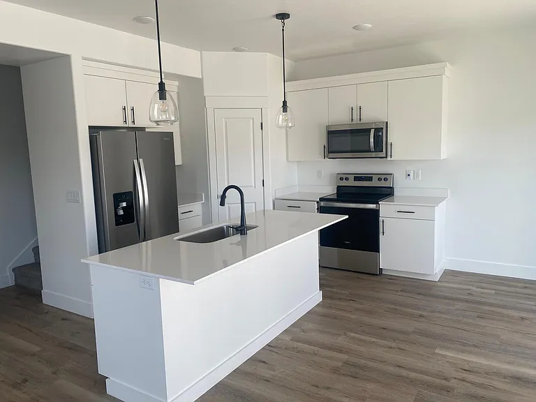 1104 E Jaylee Dr #1 — Photo 5