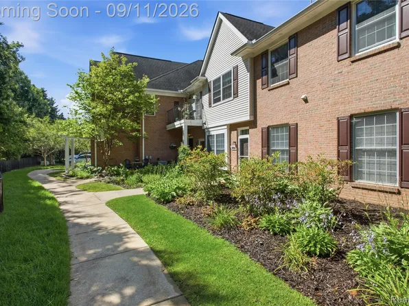 3086 Kneeland Cir, Howell, MI 48843