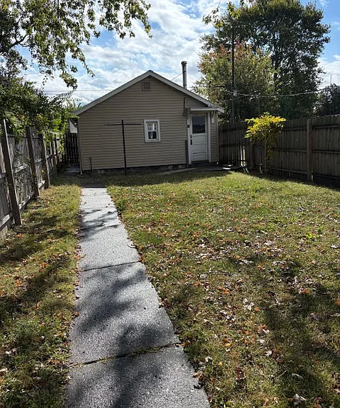 821 Vinton St — Photo 15