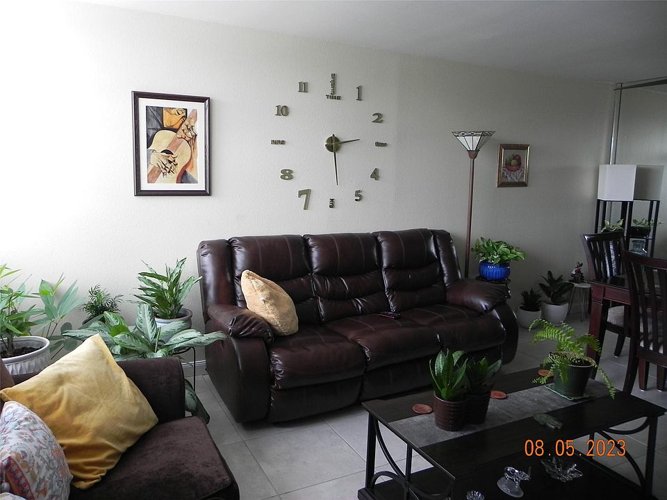 1st image of 2771 Taft Street #402