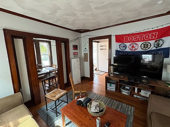 5th image of 10 Renfrew St #2