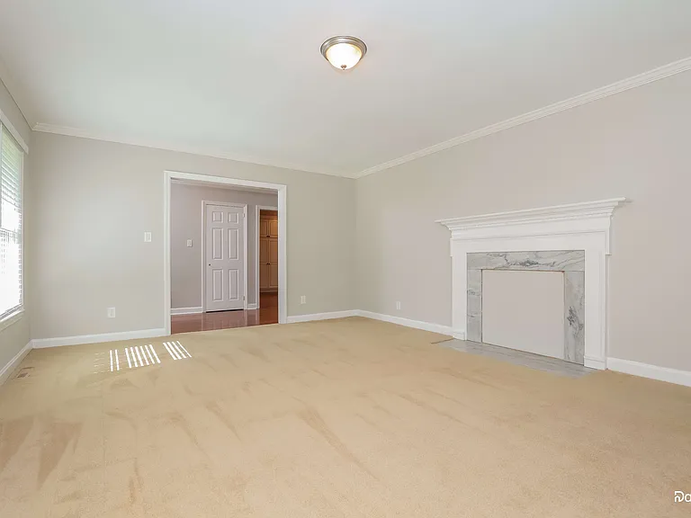 709 Huntington Dr — Photo 7