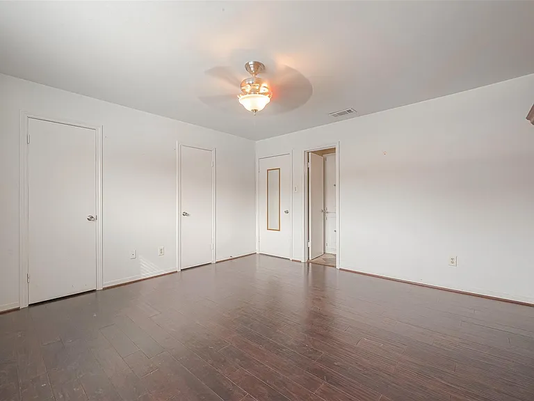 10217 Longmont Dr — Photo 22