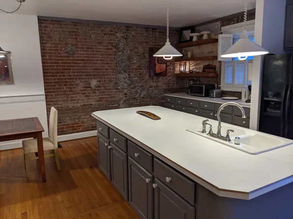 (undisclosed Address), Louisville, KY 40204