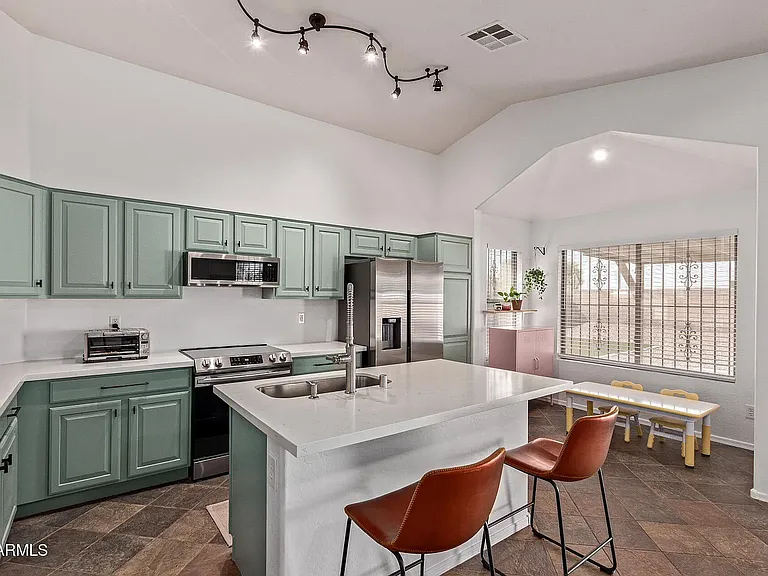 15864 W Anasazi St — Photo 6