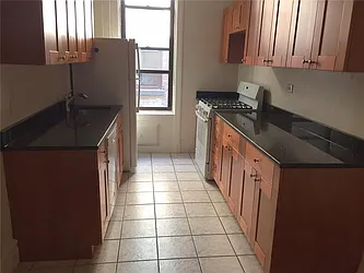 Rented by R New York