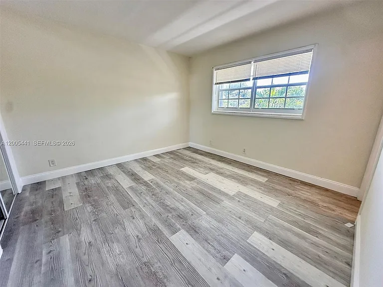 5420 NE 22nd Ter #16 — Photo 5