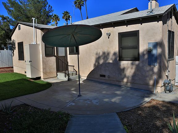 Nice private back yard