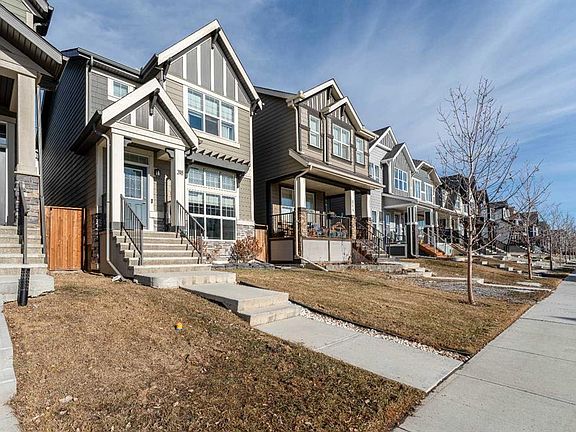 2nd image of 318 S Masters Row SE