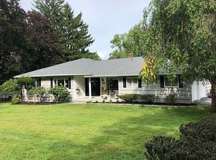 340 Westlake Dr, Valhalla, NY 10595