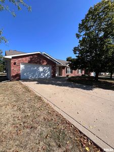 1423 Vista Grande Dr, Pekin, IL, 61554