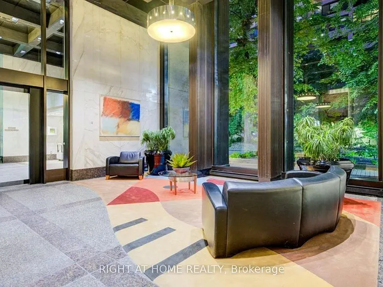 33 Harbour Sq #2407 — Photo 11
